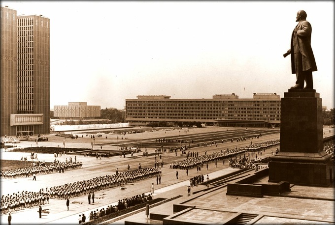 Ленин майдони. 1970 йиллар. Фото: MyTashkent.uz