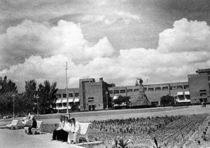 Қизил майдон. 1950 йиллар. Фото: MyTashkent.uz